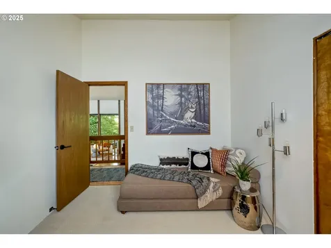 9324 SW 55th Avenue Portland OR 97219