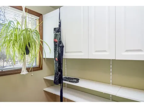 9324 SW 55th Avenue Portland OR 97219