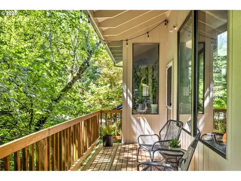 9324 SW 55th Avenue Portland OR 97219