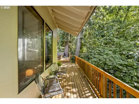 9324 SW 55th Avenue Portland OR 97219