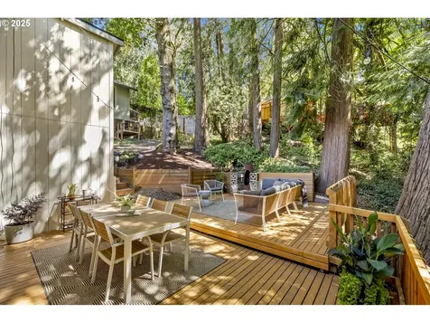 9324 SW 55th Avenue Portland OR 97219