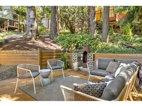 9324 SW 55th Avenue Portland OR 97219