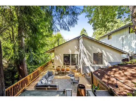 9324 SW 55th Avenue Portland OR 97219