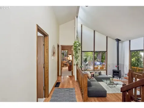 9324 SW 55th Avenue Portland OR 97219