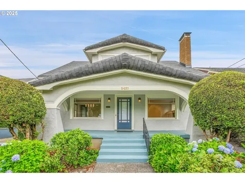 2437 NE 9th Avenue Portland OR 97212