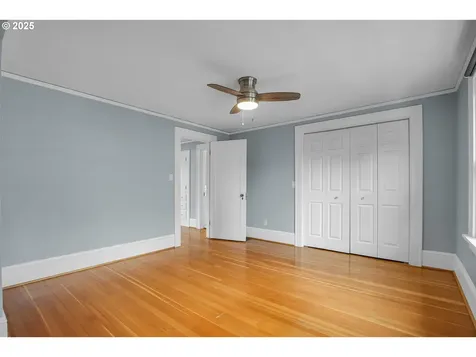 2437 NE 9th Avenue Portland OR 97212