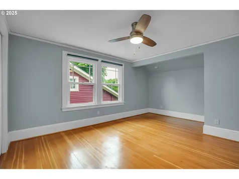 2437 NE 9th Avenue Portland OR 97212