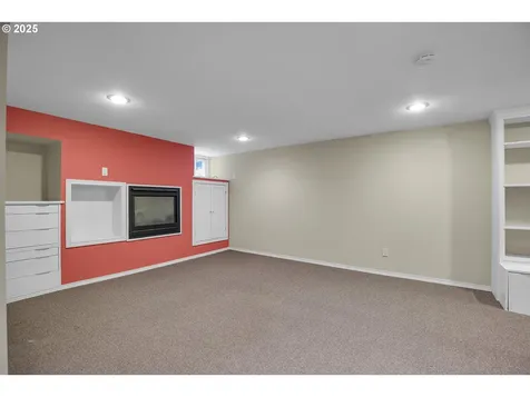 2437 NE 9th Avenue Portland OR 97212