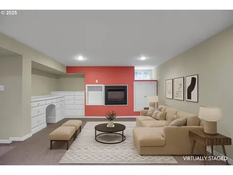 2437 NE 9th Avenue Portland OR 97212