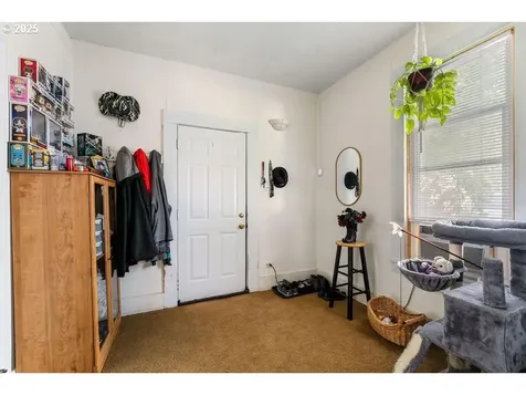 214 N Peach Street Medford OR 97501