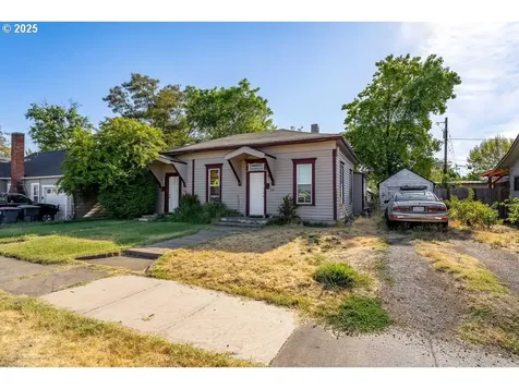 214 N Peach Street Medford OR 97501