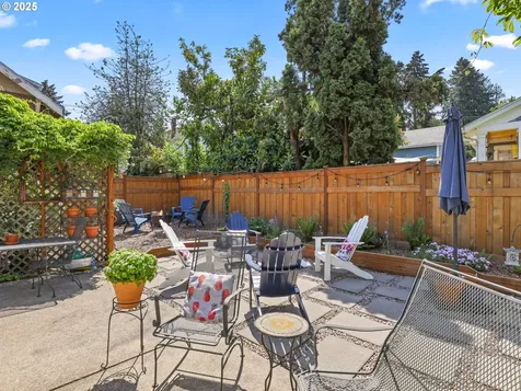 1114 Washington Street Oregon City OR 97045