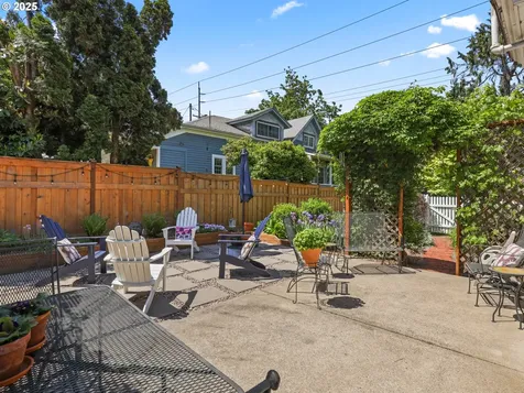 1114 Washington Street Oregon City OR 97045