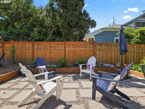1114 Washington Street Oregon City OR 97045