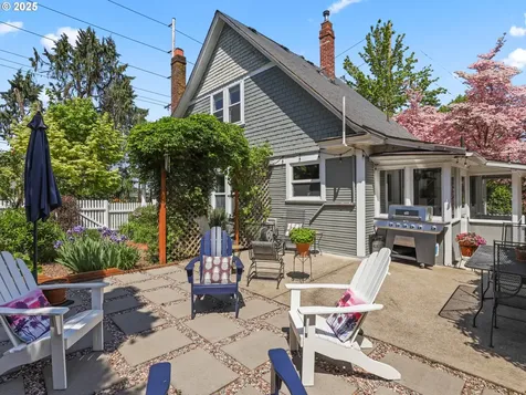 1114 Washington Street Oregon City OR 97045