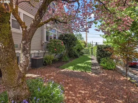 1114 Washington Street Oregon City OR 97045
