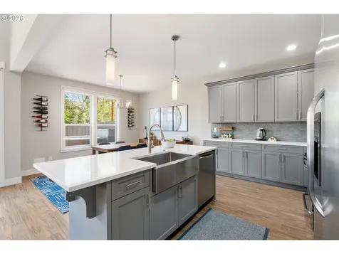 921 Goose Way Hood River OR 97031