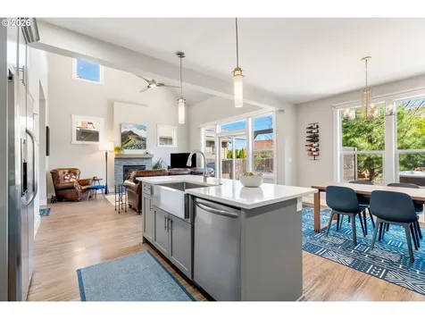 921 Goose Way Hood River OR 97031
