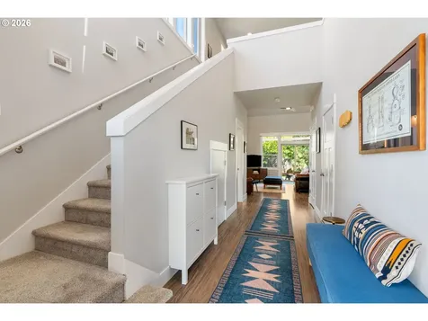 921 Goose Way Hood River OR 97031