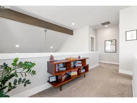 921 Goose Way Hood River OR 97031