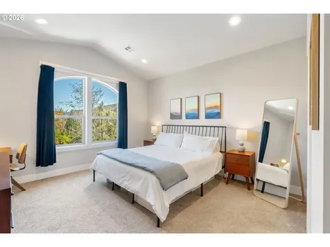 921 Goose Way Hood River OR 97031