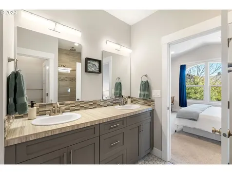 921 Goose Way Hood River OR 97031
