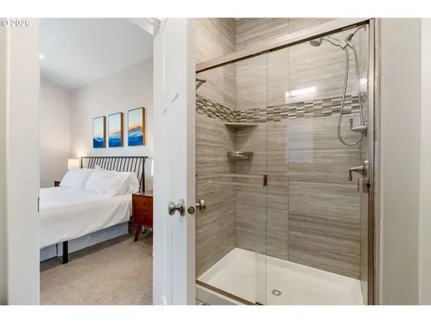 921 Goose Way Hood River OR 97031