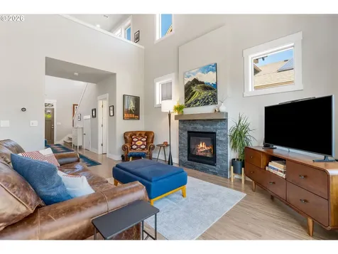 921 Goose Way Hood River OR 97031