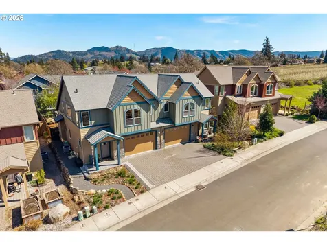921 Goose Way Hood River OR 97031
