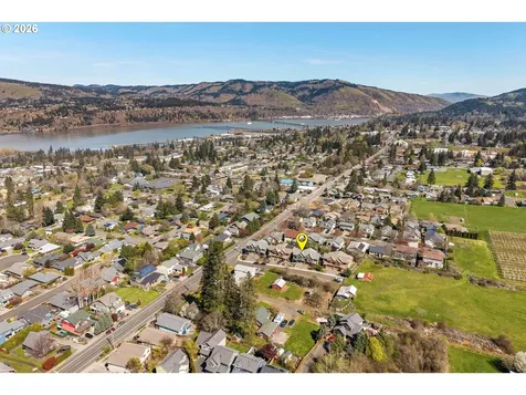 921 Goose Way Hood River OR 97031