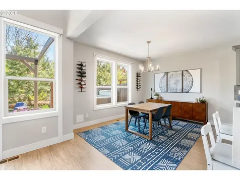 921 Goose Way Hood River OR 97031