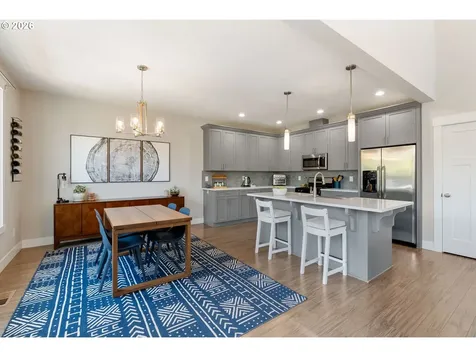 921 Goose Way Hood River OR 97031
