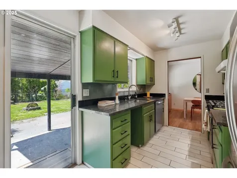 2137 NE 105th Avenue Portland OR 97220