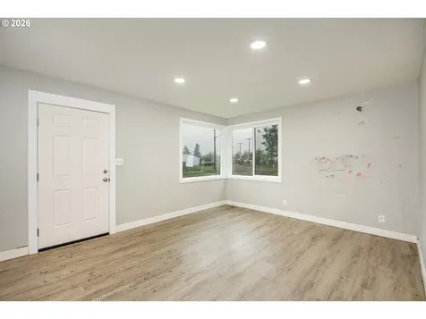 1879 G Street Springfield OR 97477