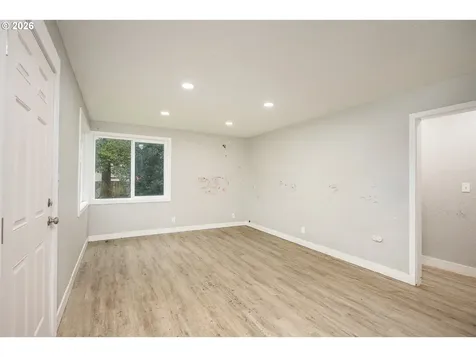 1879 G Street Springfield OR 97477