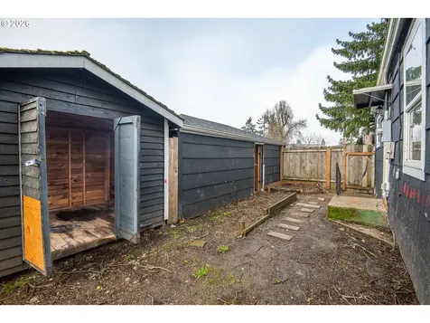 1879 G Street Springfield OR 97477