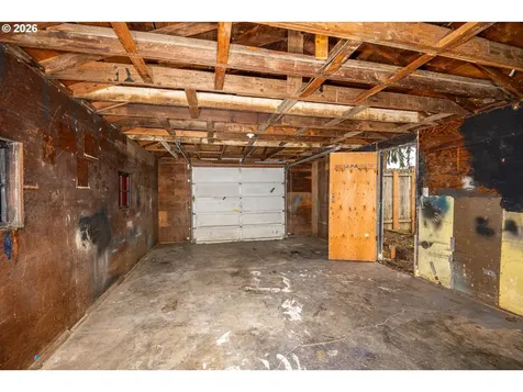 1879 G Street Springfield OR 97477