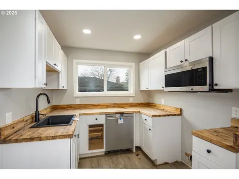 1879 G Street Springfield OR 97477