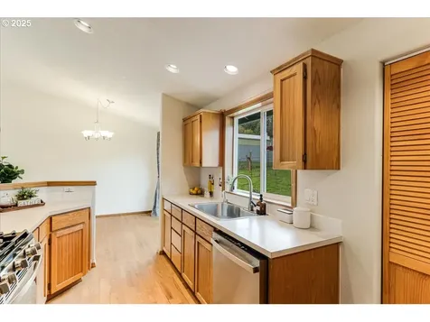 38535 SW Royjean Lane Gaston OR 97119