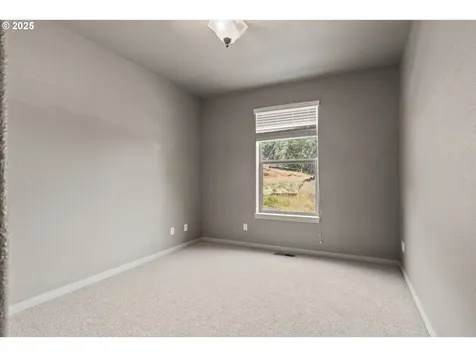 251 Winchester Creek Avenue Winchester OR 97495