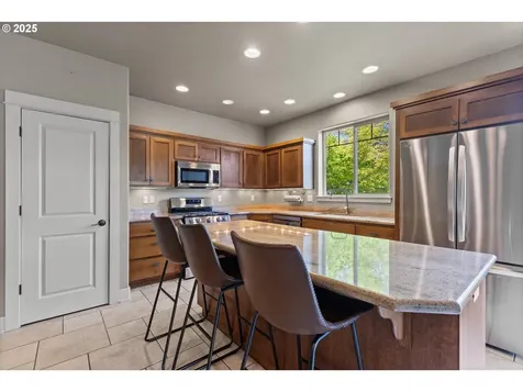 251 Winchester Creek Avenue Winchester OR 97495
