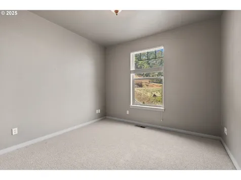 251 Winchester Creek Avenue Winchester OR 97495