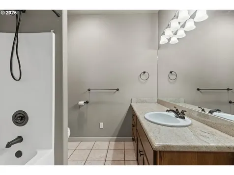 251 Winchester Creek Avenue Winchester OR 97495