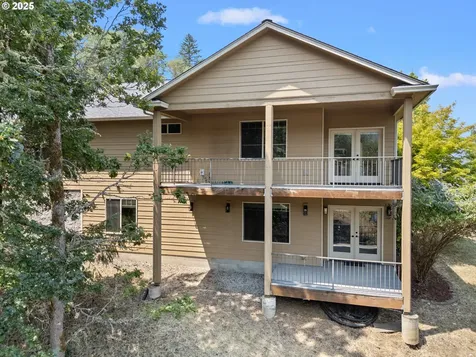 251 Winchester Creek Avenue Winchester OR 97495