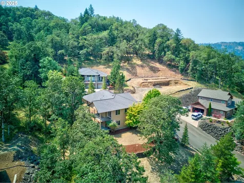 251 Winchester Creek Avenue Winchester OR 97495