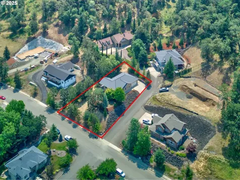 251 Winchester Creek Avenue Winchester OR 97495