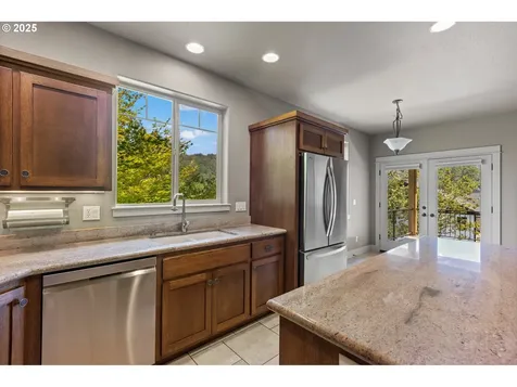 251 Winchester Creek Avenue Winchester OR 97495