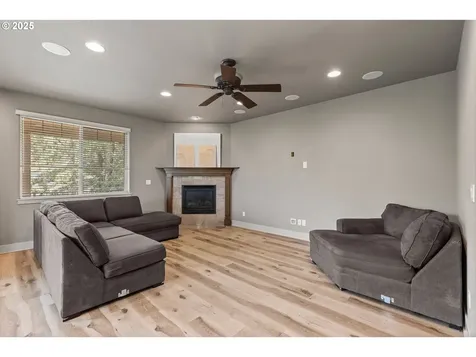 251 Winchester Creek Avenue Winchester OR 97495