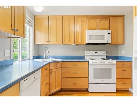 6181 SW Erickson Avenue Beaverton OR 97008