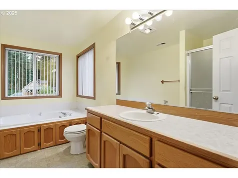 9205 NE 148th Avenue Vancouver WA 98682